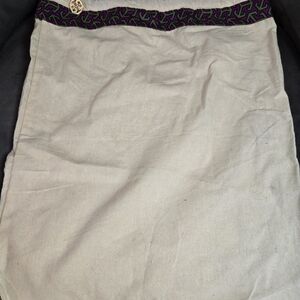 Tory Burch Cream Dust Bag with Elegant Design